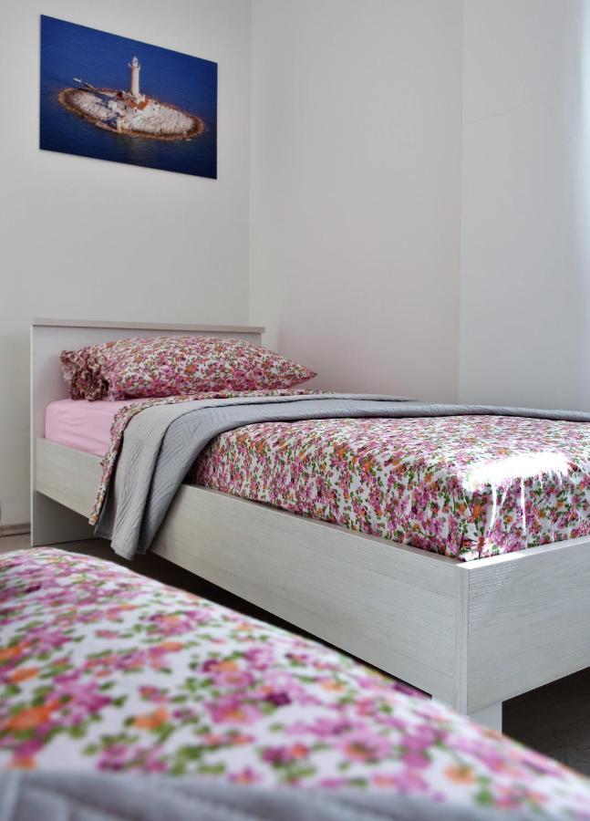 Mravince Apartment Meryl מראה חיצוני תמונה